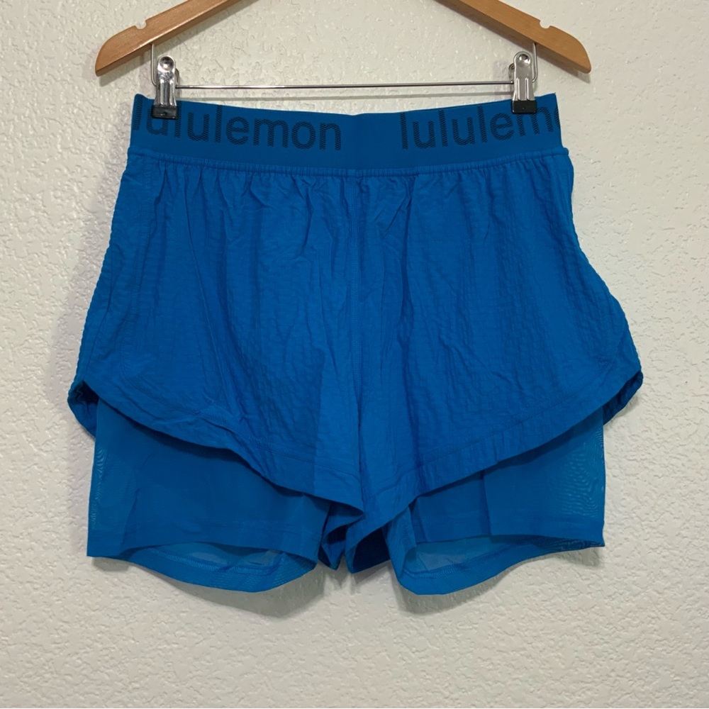 Lululemon Logo Waistband HR Train Short